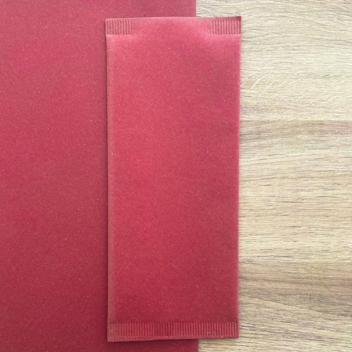 pochette-porte-couverts-jetable-papier-paille-10-5x25-serviette-blanc-okay-800-pce-bordeaux