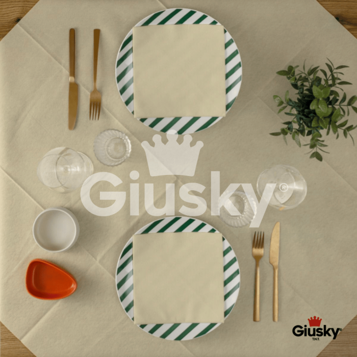 Tovaglia-TnT-100x100-Monouso-Airlaid-Fibracel-Color-Tinta-Unita-Champagne