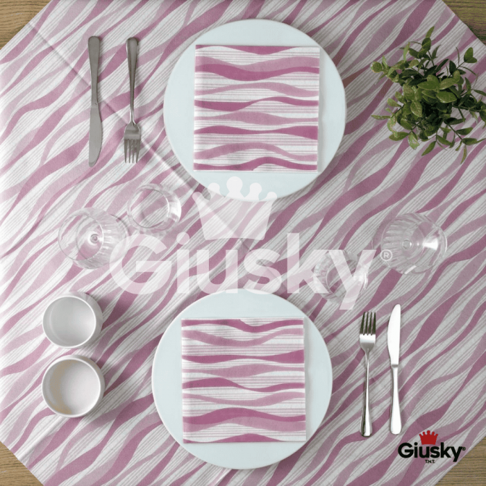 Einweg-Tischdecke-100x100-aus-Airlaid-Fibracel-Movida-vinaccia