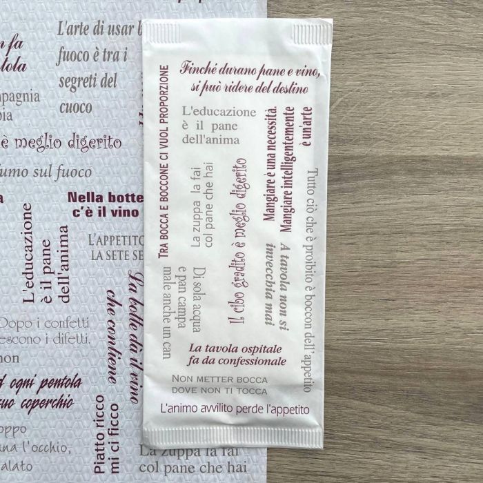 pochette-porte-couverts-jetable-papier-10-5x25-serviette-blanc-okay-pour-parler-1000-pce-bordeaux