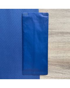 pochette-porte-couverts-jetable-papier-10-5x25-serviette-a-deux-plis-blanc-okay-1000-pce-blue-nuit
